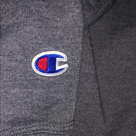 NEVER WORN Champion crewneck - Picture 3 of 4
